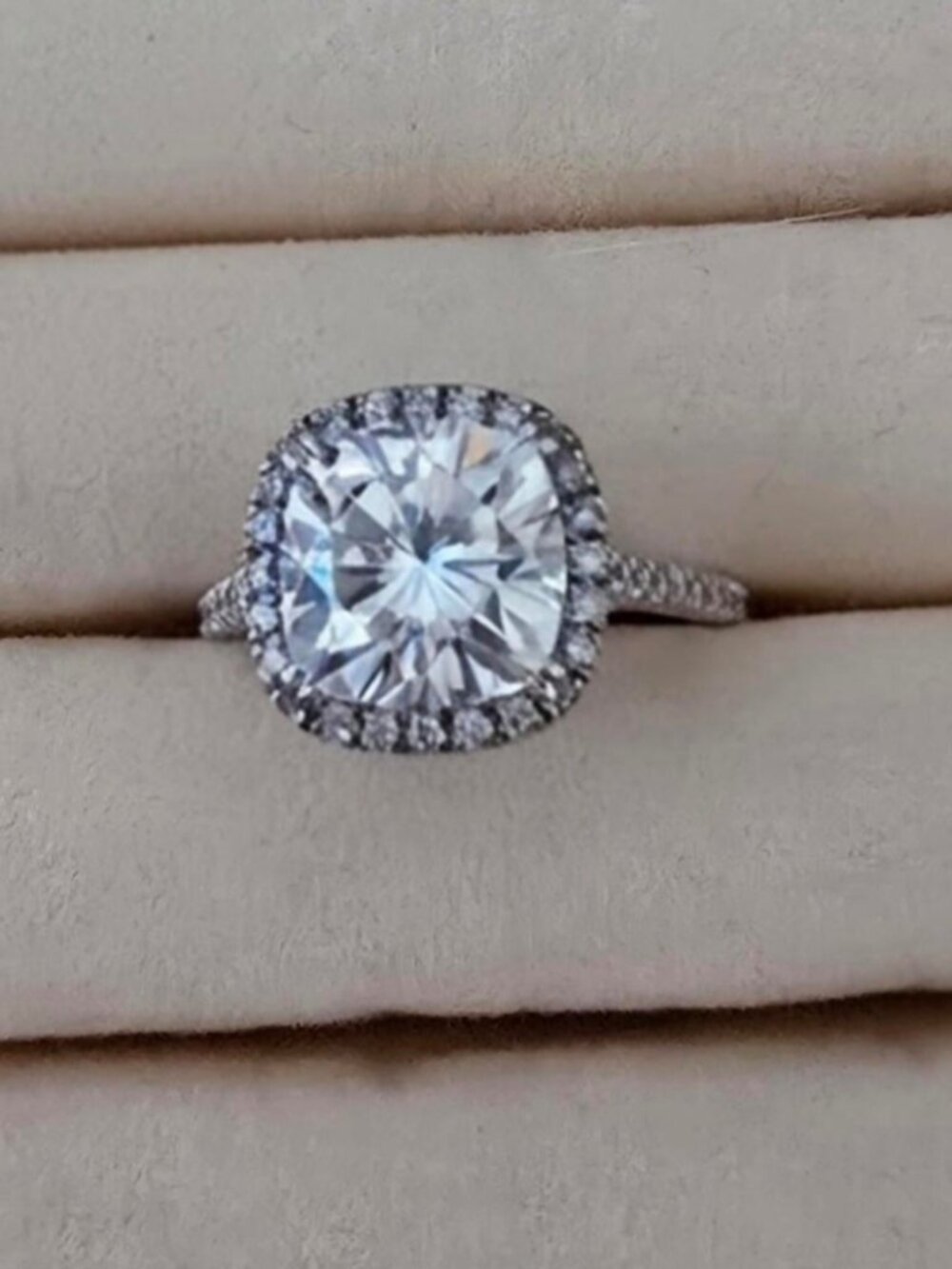 Round moissenite ring